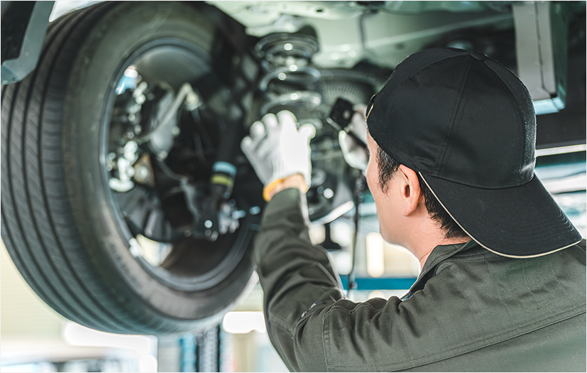 自動車整備業界で働く人のイメージ
