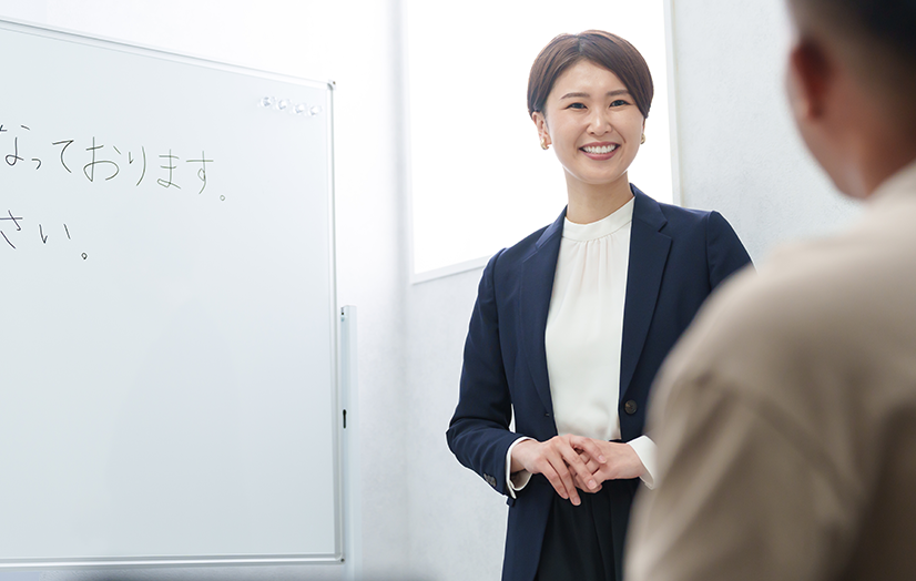 講習を受ける人のイメージ